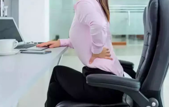 肝癌|小伙每天大便5-6次，查出肝癌，医生直言：身体3处异常，早查CT