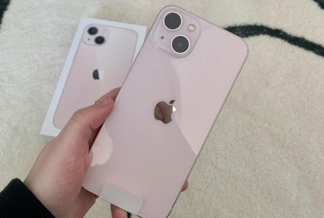 蘋果|蘋果拍照前置沒怎么用，男生不自拍，后置3顆1200w拍起天空像抹布