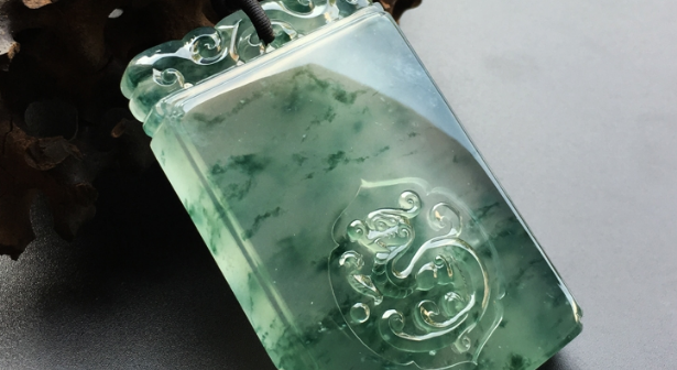 翡翠|翡翠佛公也分成坐佛和站佛，这两种哪个才更适合呢？应该先了解