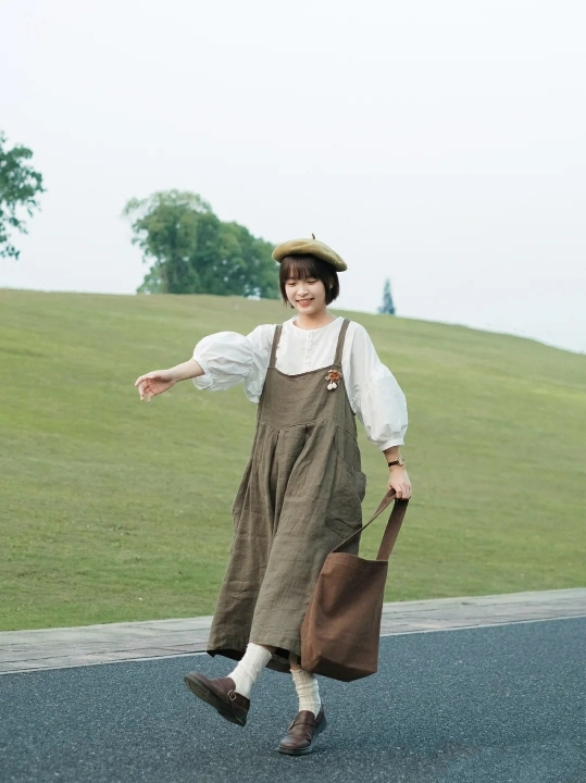 彩妆派|夏日里的日系穿搭,简单高级很是清新,轻松让你在人群中脱颖而出