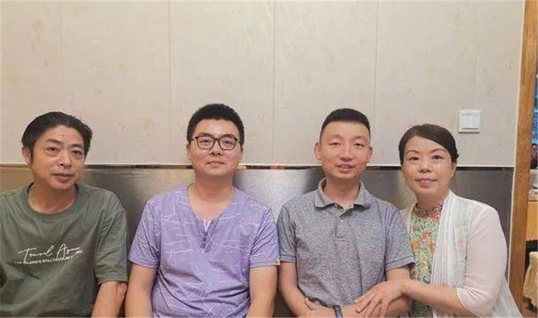 追寻星座的世界 为儿子讨公道！郭威被爆神经损坏，受虐待留下后遗症，视力只有0.1