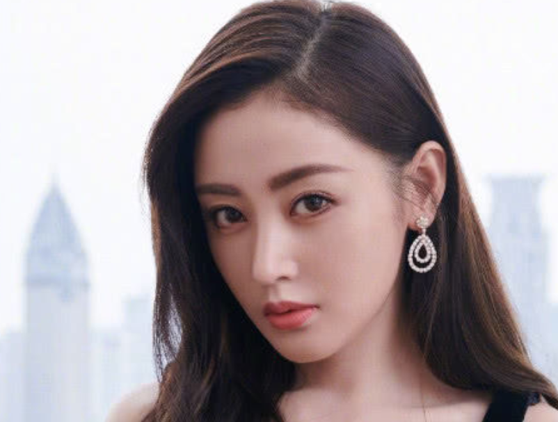 王俊凯|长相漂亮大气的张天爱，在网剧当中爆火，为立人设遭吐槽