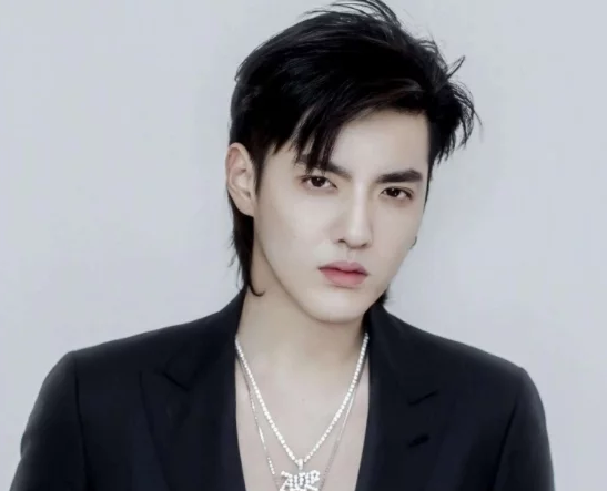 吴亦凡|8女3男海外选妃！ 吴亦凡事前要吃药！