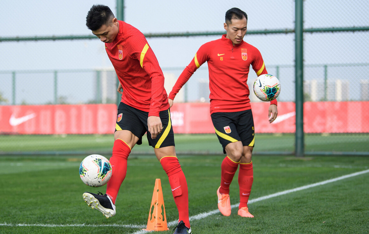 国足|2-0！中场+金靴破门！国足创2大纪录，李铁率队轰26球，2巨变奏效