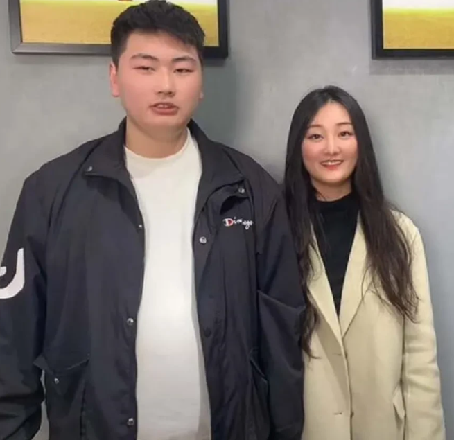 杨紫|都叫“亚男”，大衣哥儿媳陈亚男，与王祖蓝老婆李亚男，格局差太多