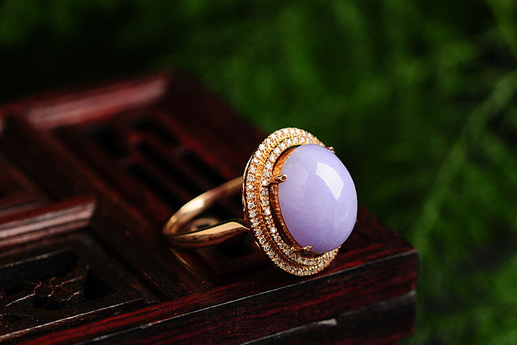 翡翠|镶嵌的翡翠很精致，但是也要注意的陷阱，这几种最好不要购买