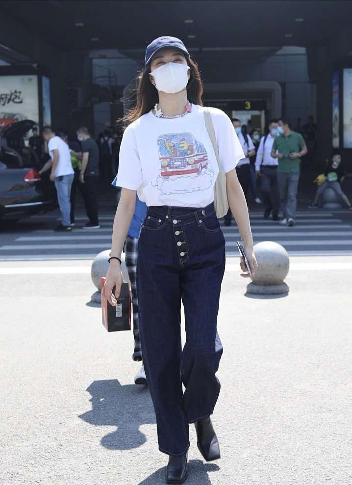 我爱的人飞走了|郁可唯短发登台，帅气十足，就连穿搭也这么有“男人味”