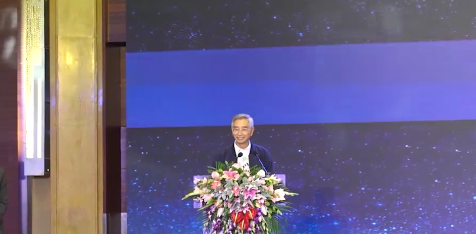 芯片|他从美国买回一块芯片，让民工打磨后印上汉芯二字，3年骗了国家11亿