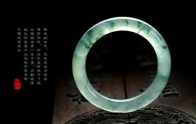 翡翠|作为翡翠的爱好者,要知道不同档次的区别,别被商家给忽悠了