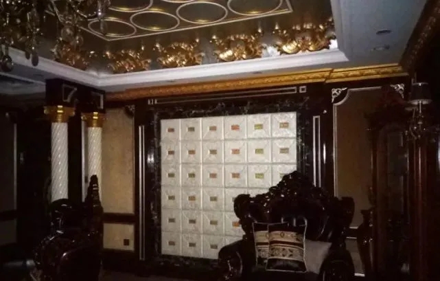 短发 上海小红楼事件“始末”复盘: 对罪恶最有力的回击，是永不放弃生机