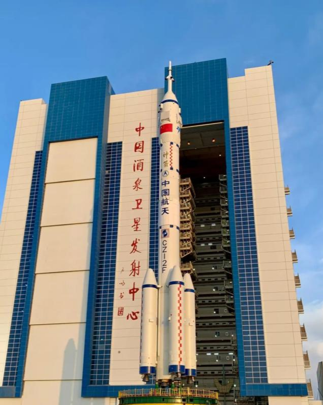 科学家 神舟十三号即将发射！神舟十三号船箭组合体到达发射区新“三人组”都是谁？