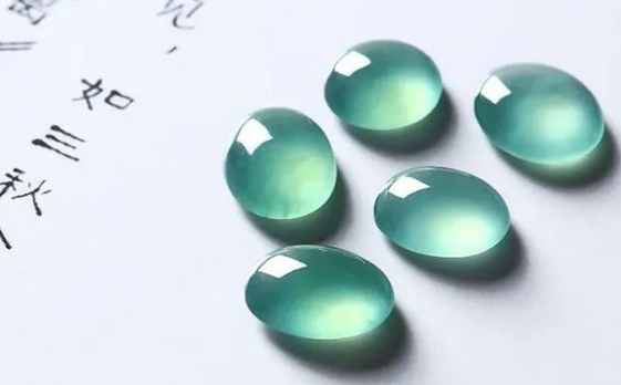 翡翠|真正了解翡翠的人，不需要说太多的知识，一眼就能看得出来