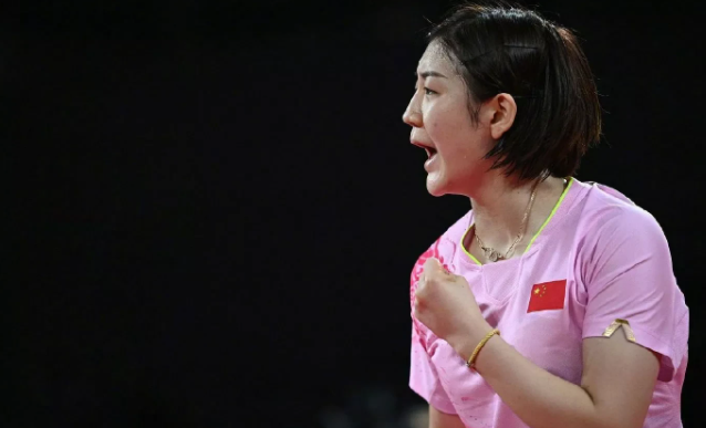 黄晓明|陈梦夺冠，表哥黄晓明发文祝贺，父亲一句话被网友过分解读