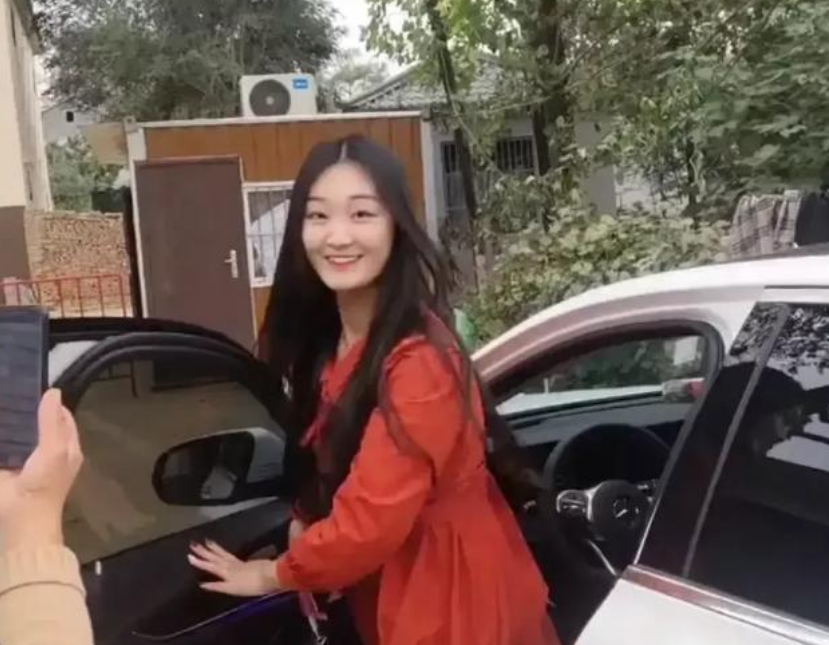 陈亚男|陈亚男单方面宣布两人暂时分居，知情人回应道20天前就分手了