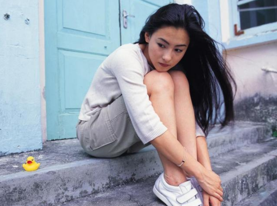 张柏芝|张柏芝晒近照：大儿子被误认为新男友，13岁已长成谢霆锋的模样