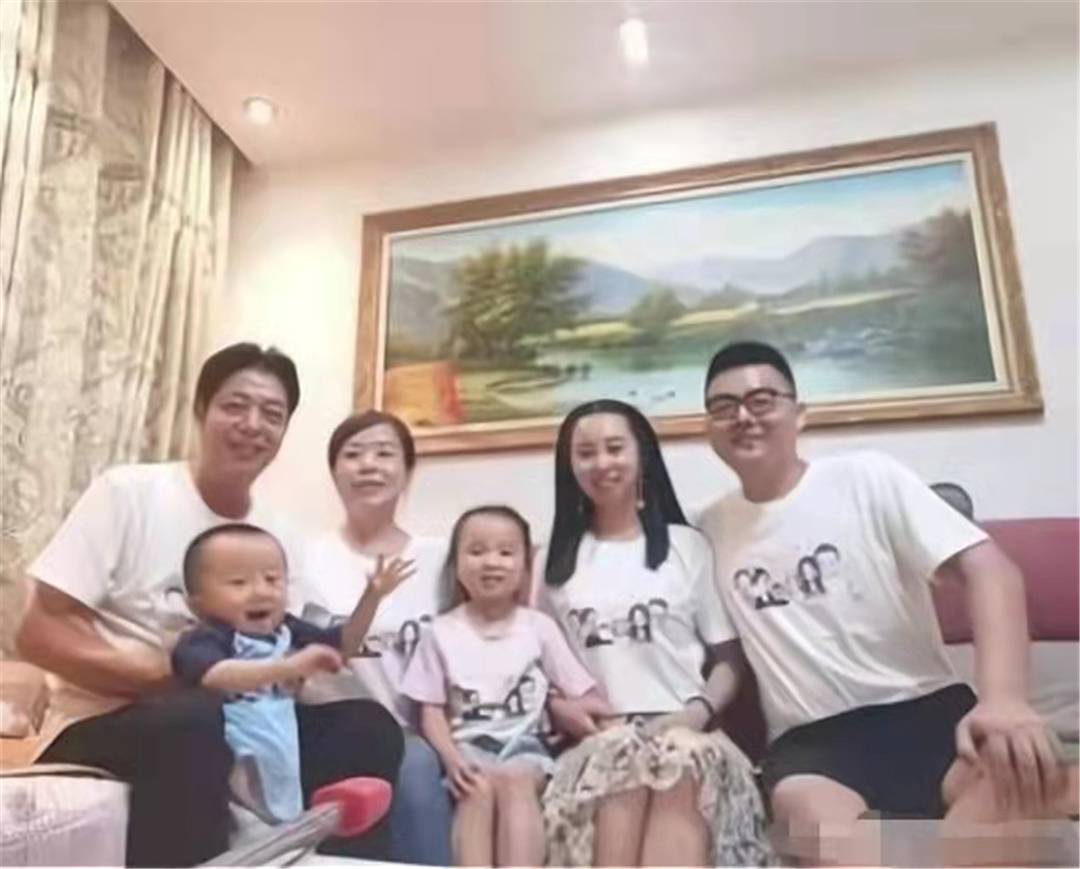 奇奇|田静真名首曝光,悦悦手写妈妈名字,解开网友疑惑