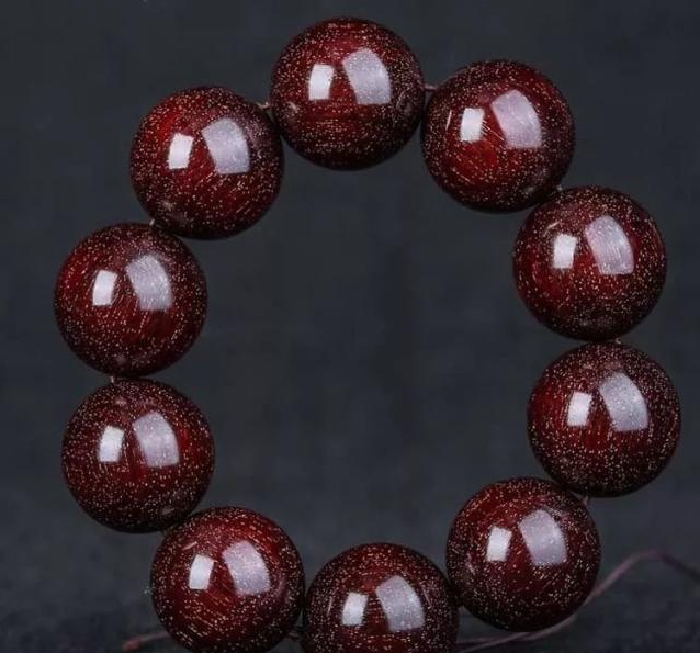 小叶紫檀|金星小叶紫檀手串该如何盘玩？