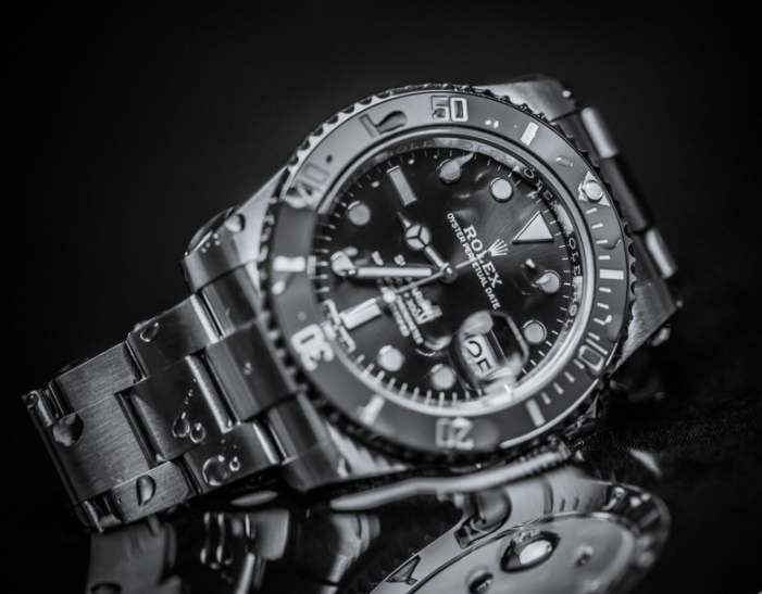 时尚星腕|劳力士水鬼和宝珀五十噚的终极对决,到底谁才是潜水表之王?