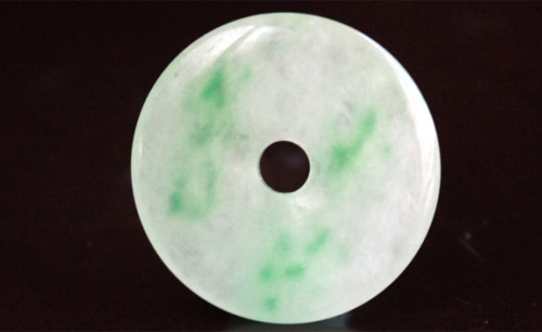 |对于购买翡翠,年轻人并不是很热衷,这是为什么呢??