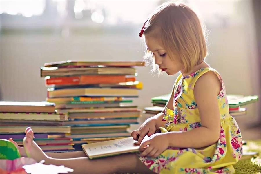 雷二有料|教育路上，父母学会这些小妙招，开拓孩子的思维能力