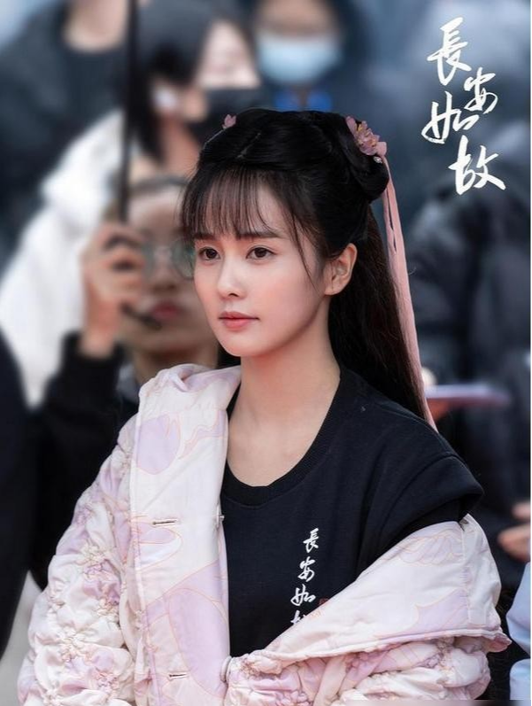 白梦妍|27岁白鹿路人照流出，颜值清新身材有料，这位女神真的好美丽