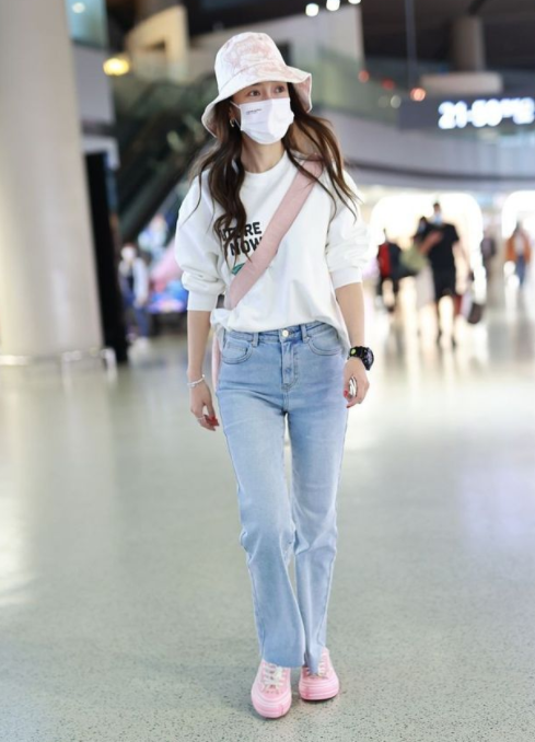 小智时尚|绝美少女baby杨颖，私服穿搭好减龄，展现全新时尚风格！