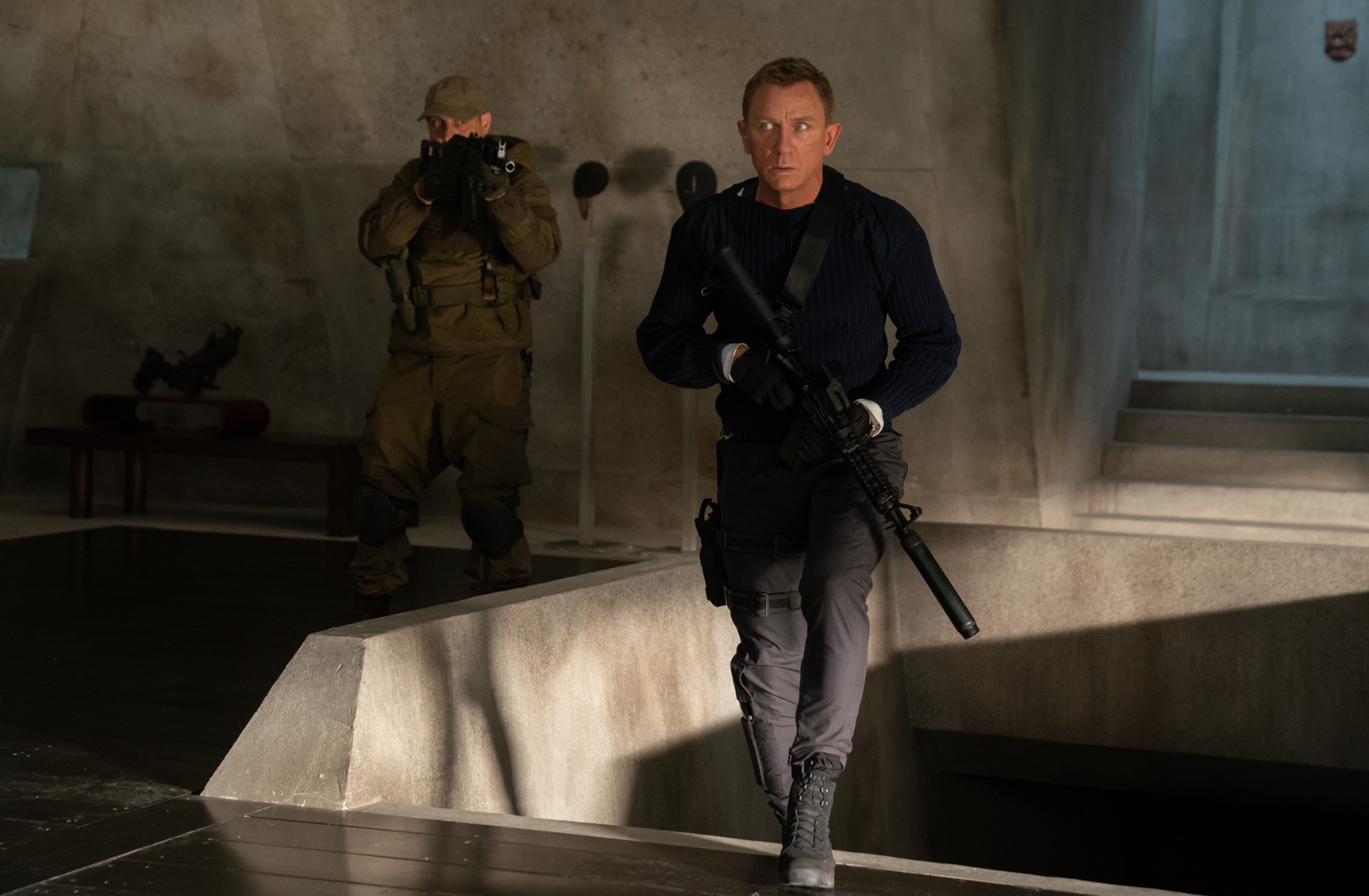 长津湖|首周末破2.37亿美元，力压《007》夺全球票房冠军，吴京实在生猛