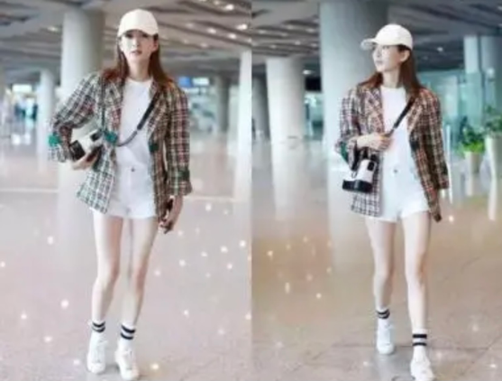 伪装者|'宝妈'赵丽颖，生下孩子之后漂亮依旧，穿搭更是亮点十足。