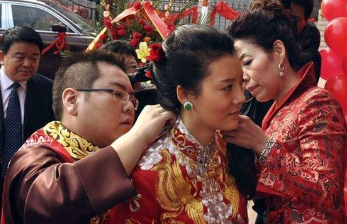 车晓|车晓“隐藏”38年的父亲，原来就是《亮剑》里的他，难怪不愿公开