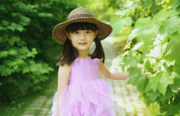 谭松韵|赵薇“女儿”成为大姑娘，年仅12岁就成时尚达人，这基因真强大