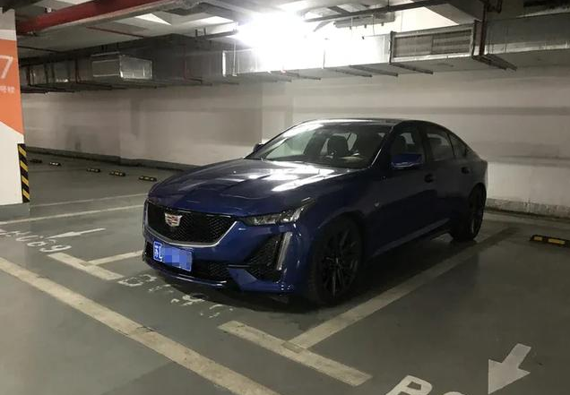 豪车|为什么大部分豪华在凉爽的天气，也会关着车窗开空调，不在乎油耗？
