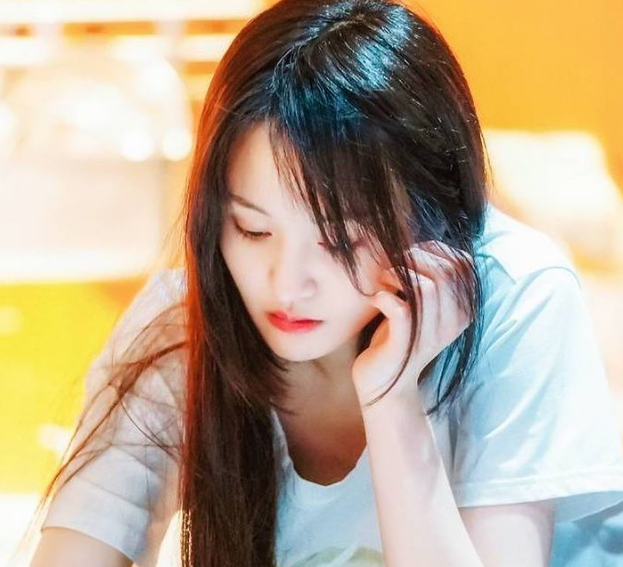 郑爽|郑爽真的要彻底凉了吗？继弃养事件后，郑爽再被爆出吸毒，前经纪人已作出回应！