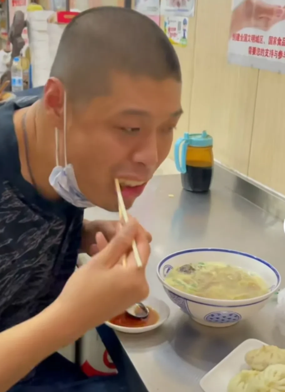 刘云天|刘云天显得有一些凄凉了