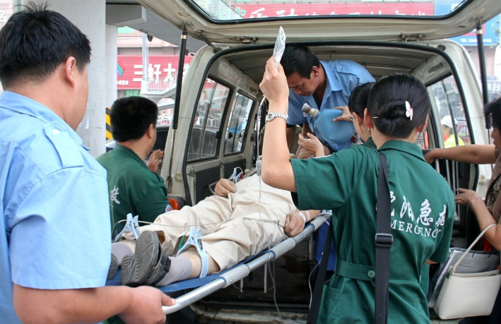 不然 35岁女教师“内卷”10年，确诊高血压半年后离世，医生：内卷害人不浅