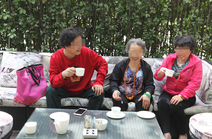 失眠|49岁大姐连续4年失眠易醒，患上老年痴呆，医生感慨：1“水”喝太多