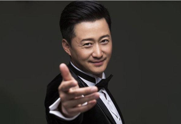 吴京|都说合照要远离吴京，原以为是开玩笑，看到照片后终于明白了！