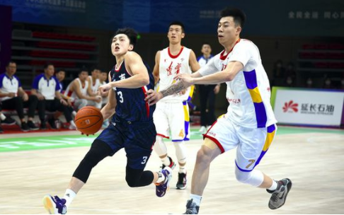 广东男篮|广东阵容恐将大变，三名球员留守杜峰有深意，内线小将或成弃子
