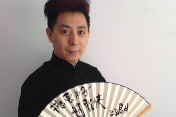 郭德纲|郭德纲澡堂子洗澡时，曾收了一名徒弟，却接二连三地“坑”老郭