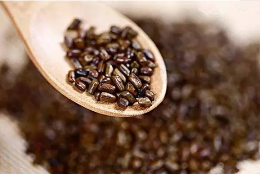 肝脏|男性睡前的3个行为,或许比喝酒还伤肝,天天做或是自毁肝脏