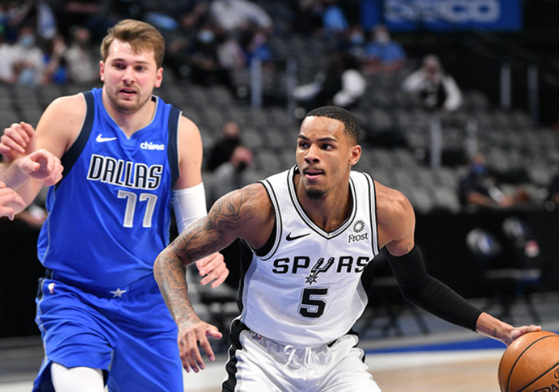 独行侠|0.5秒绝杀!德罗赞33+5+8,湖人成最大赢家,东契奇双巨头空砍60分