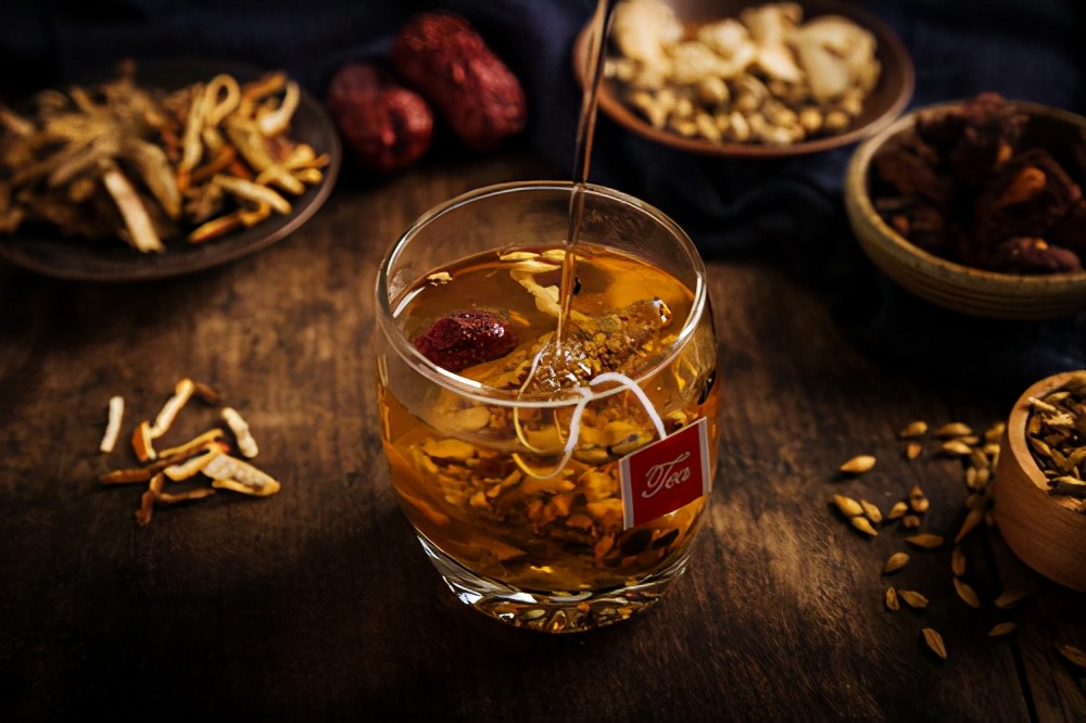 尿酸|40岁男子，尿酸降到了358，用了3个月的时间，大家应该学习他的方法