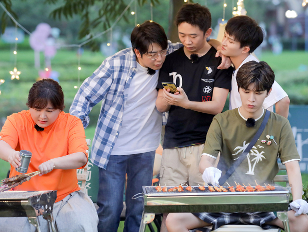 贾玲|《青春环游记》打算换女嘉宾，贾玲或许会退出录制，这究竟怎么回事？