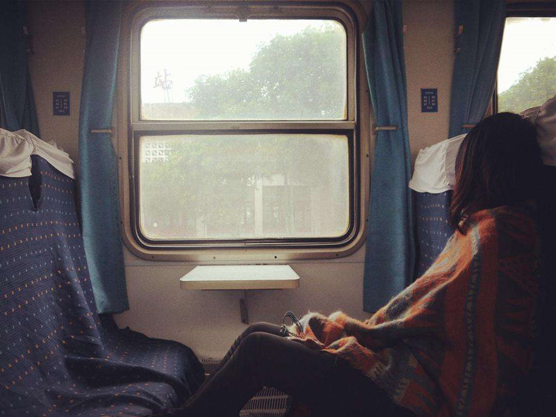 香港|22岁大学生火车上认干爹,每月2000元被包养,满腹诗书被糟蹋!