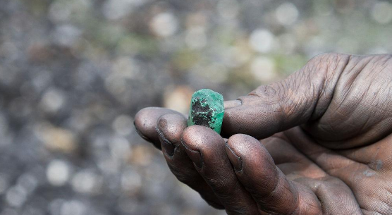 翡翠|翡翠收藏的这几个等级,没想到手镯对料子的要求,居然是最高的