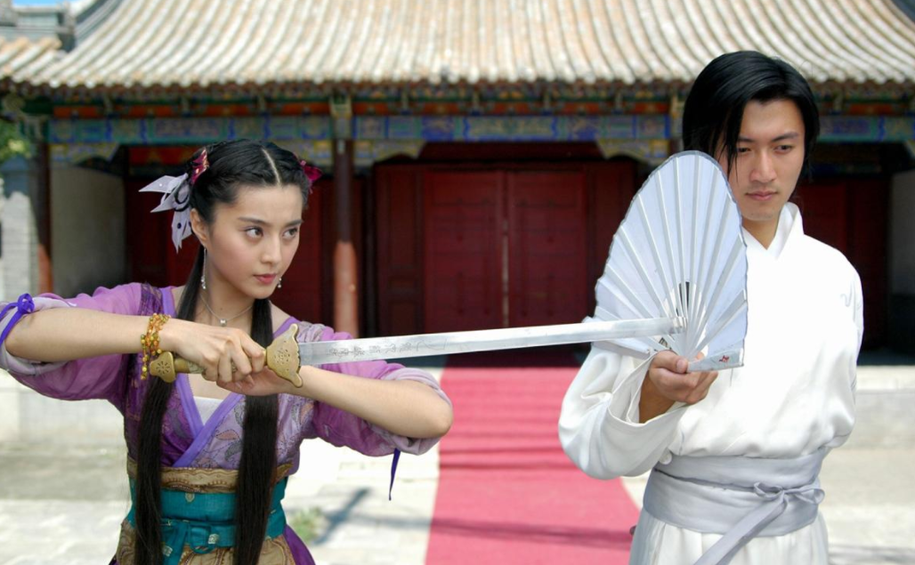 谢霆锋|小伙因长得太帅不甘心送快递，整容成谢霆锋，如今他已年入百万