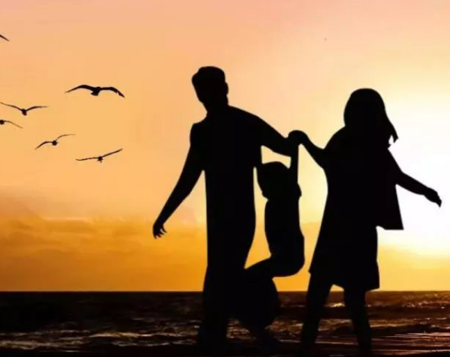 雷五有料|带孩子的过程中，父亲的陪伴一定不能缺少，能让孩子更加勇敢