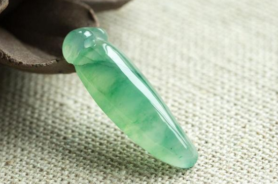 翡翠|不知如何挑选翡翠？翡翠价值全面解析！让你更懂翡翠！