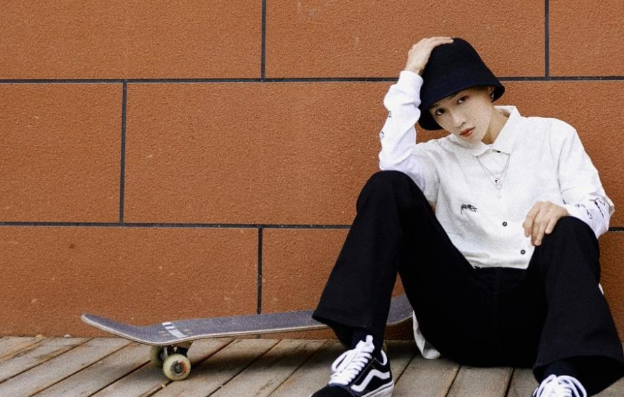 刘雨昕|论长相，她的五官是团里最精致的，还有脾气性格也很稳