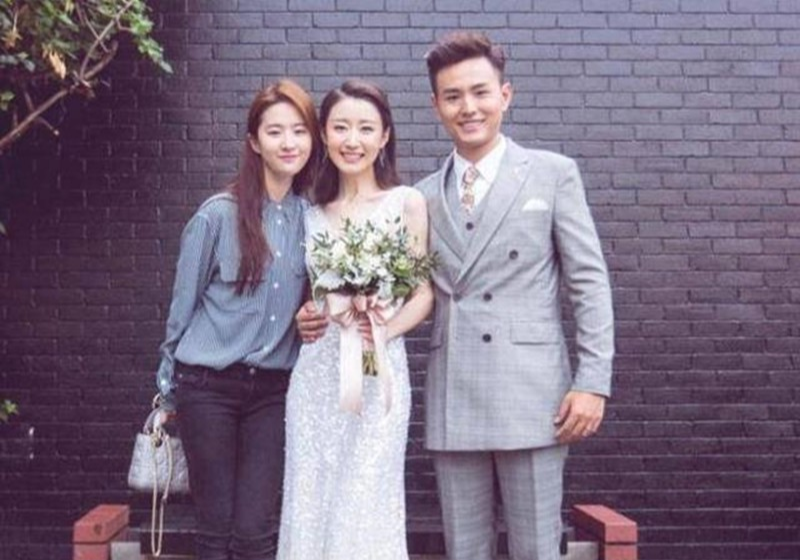 黄橙子|漂亮的凤凰卫视黄橙子，她是炫目的选美冠军，也是很宅的新闻主播