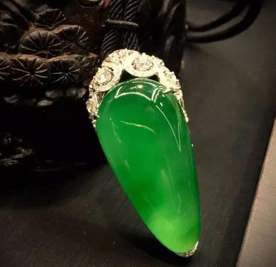 翡翠|那些你不知道的翡翠行话,有蟒带就是赚到,白岩沙逆袭高富帅